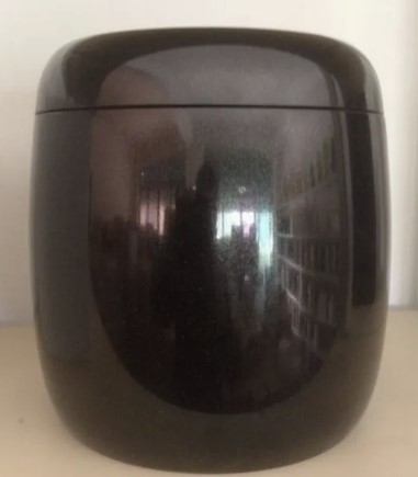 Black Urn
